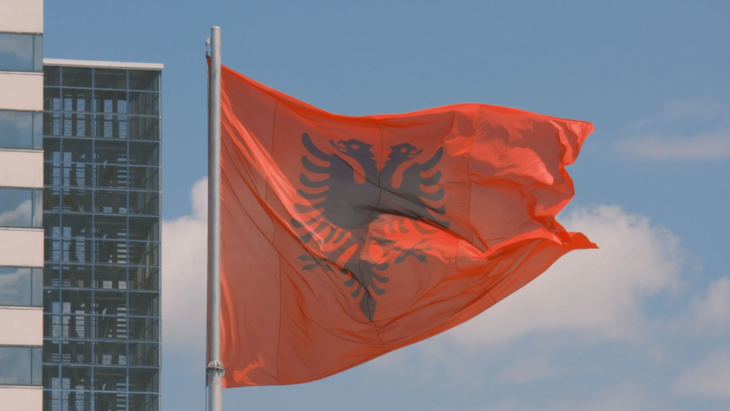 Arnavutluk oturum başvurusu ve resmî belgeler