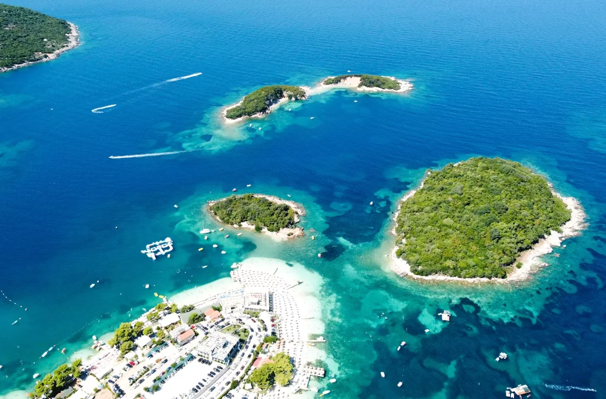 Arnavutluk sahilleri ve tatil rotası