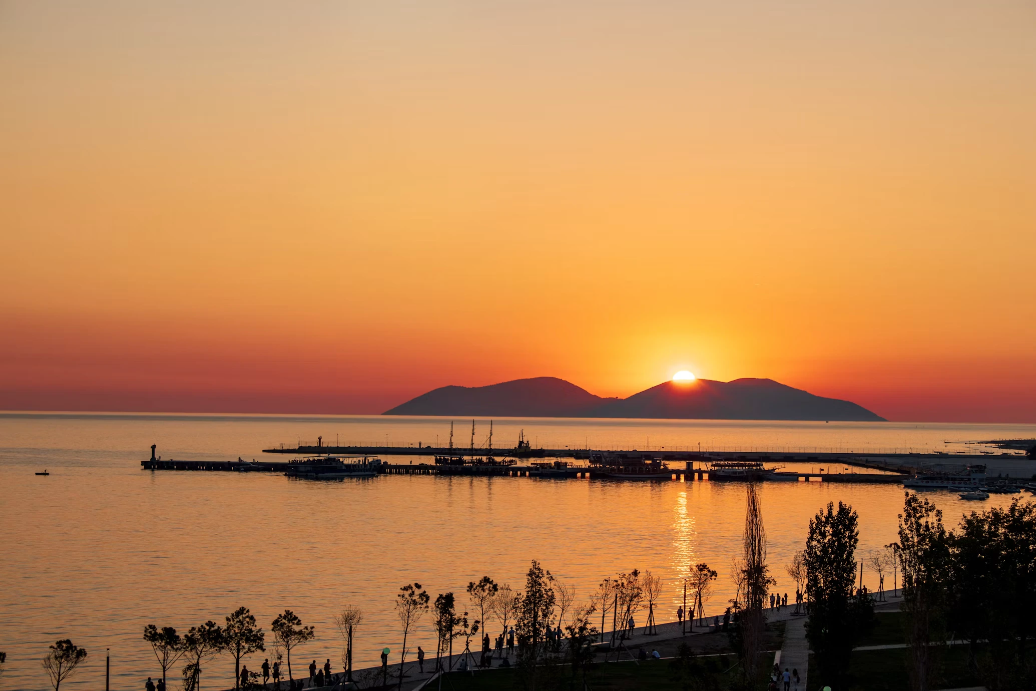 Vlore Lungomare sahil yürüyüş yolu